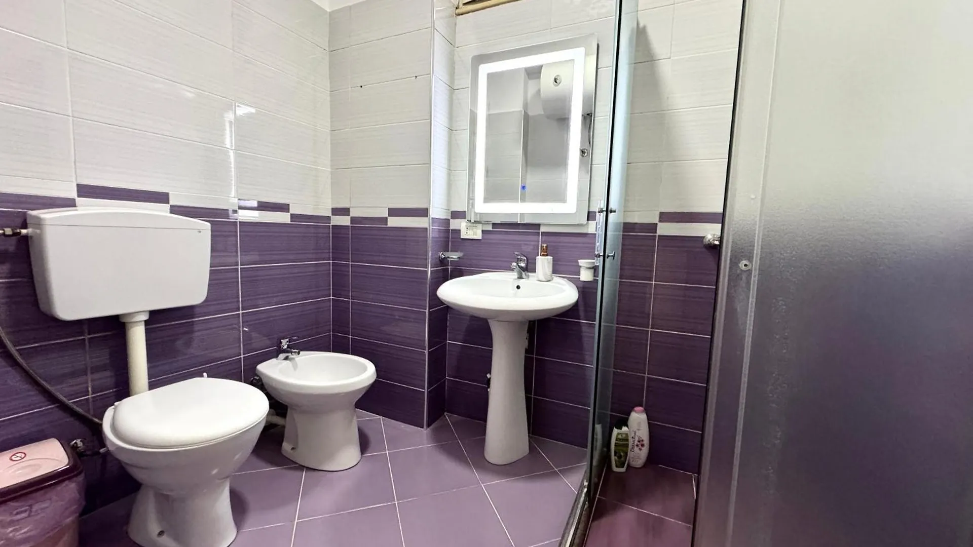 City Center Gem With Jacuzzi & Terrace Durrës Appartement